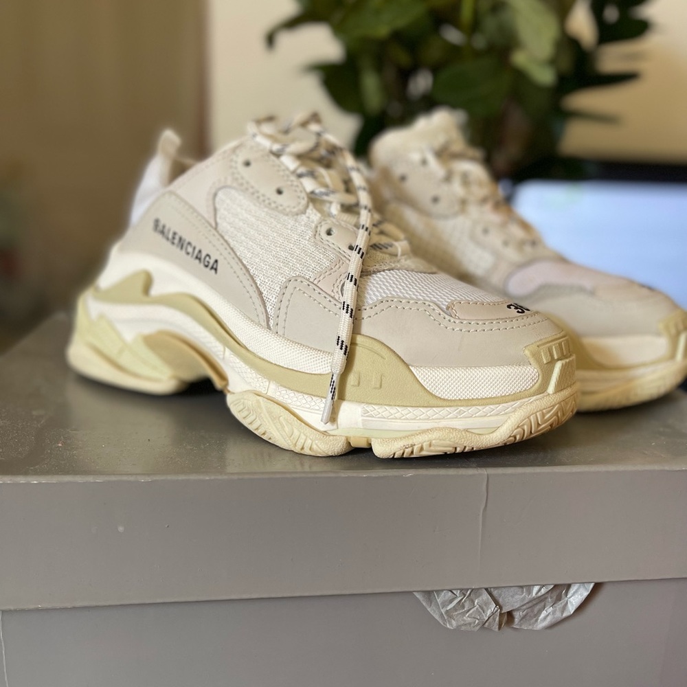 Balenciaga Triple S sneaker with dust bag